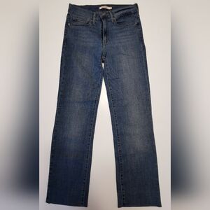 Levi's Slimming Straight Cropped Ankle Length Medium Wash Jean